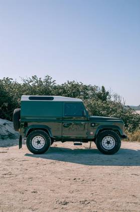 LAND ROVER DEFENDER 2.5 90 SW TETO RIGIDO 4X4 TURBO INTERCOOLER DIESEL 2P MANUAL